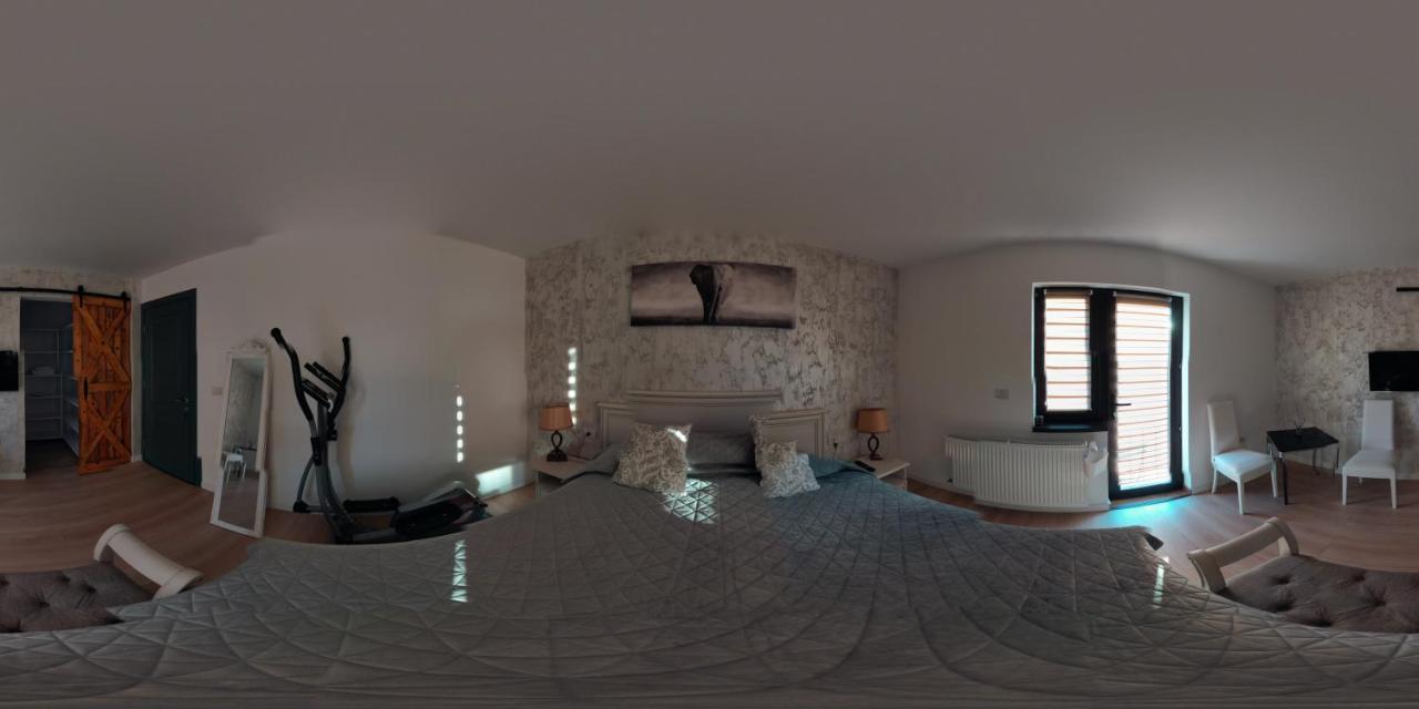 Casa Magnolia Hotel Douăzeci şi Trei August Buitenkant foto
