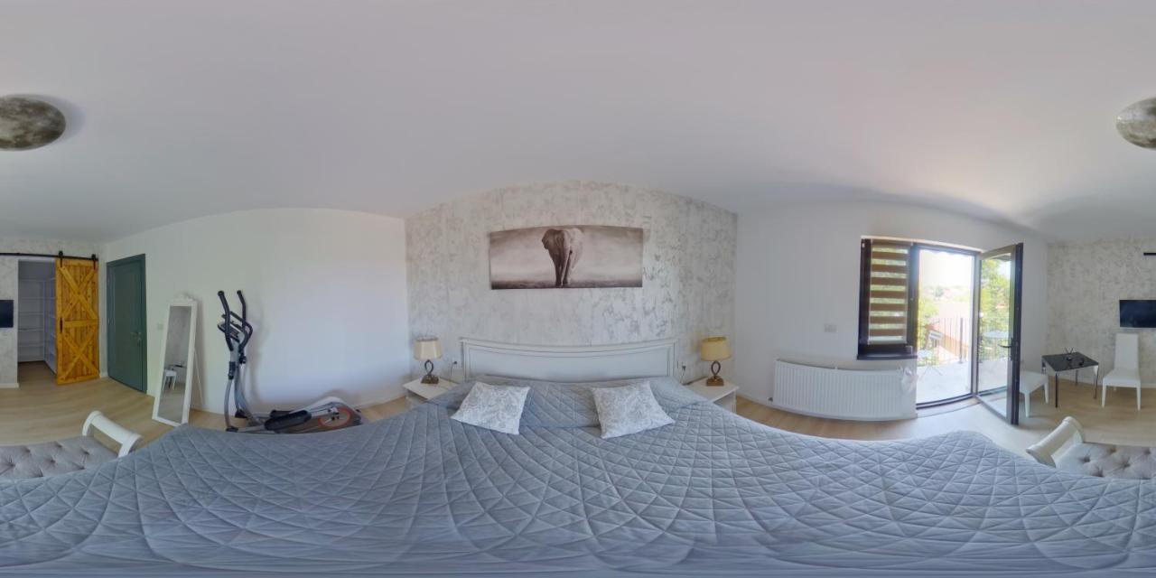 Casa Magnolia Hotel Douăzeci şi Trei August Buitenkant foto